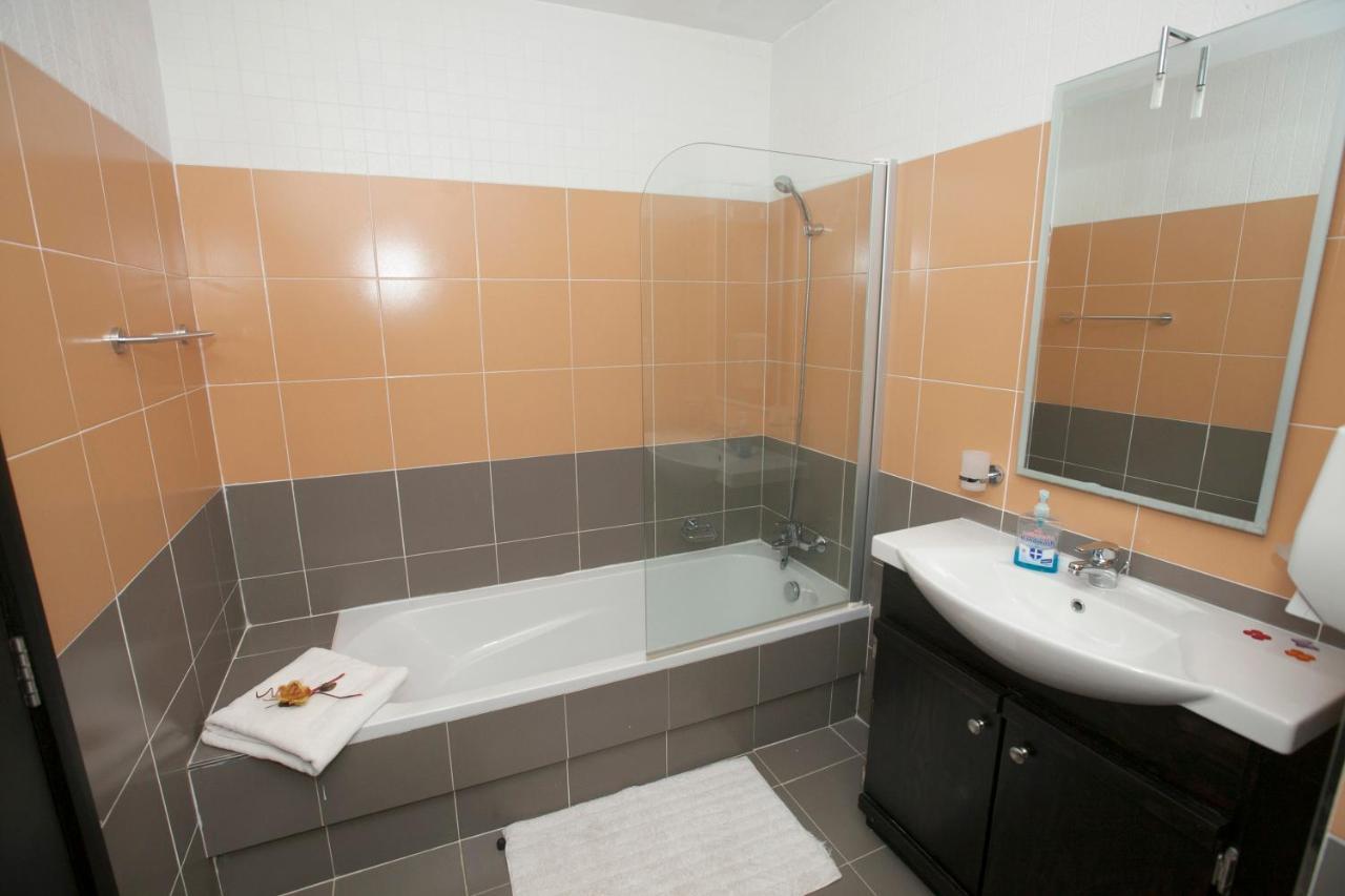 Best Of Xlendi Seafront Apartments Room photo